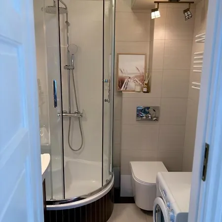 Na Strzezonym Osiedlu W Wyjatkowych Debkach Apartment